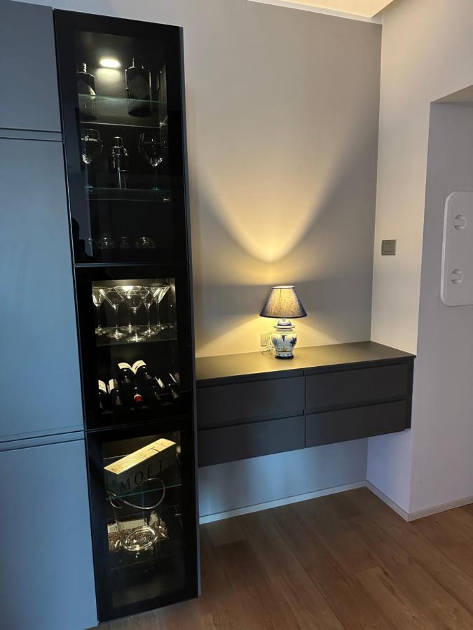 Lr Deluxe Apartments - Fondazione Prada - Metro M3 Милано Екстериор снимка