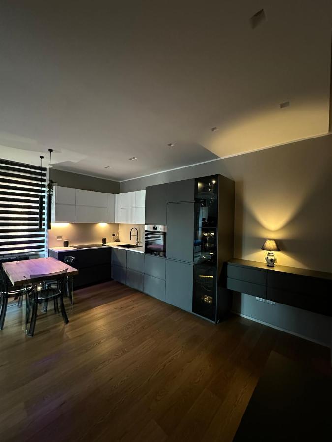 Lr Deluxe Apartments - Fondazione Prada - Metro M3 Милано Екстериор снимка