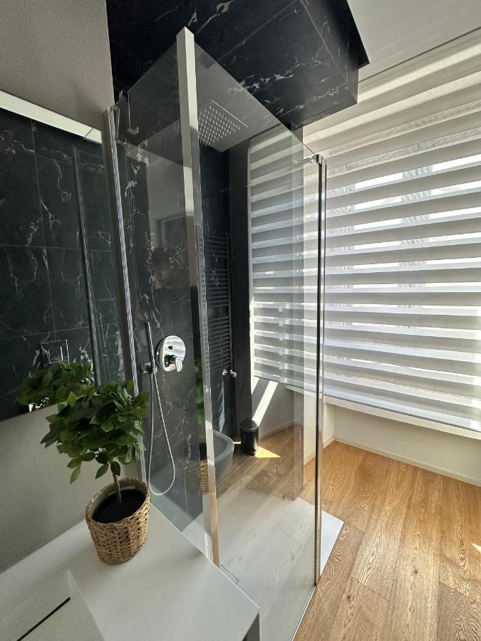 Lr Deluxe Apartments - Fondazione Prada - Metro M3 Милано Екстериор снимка