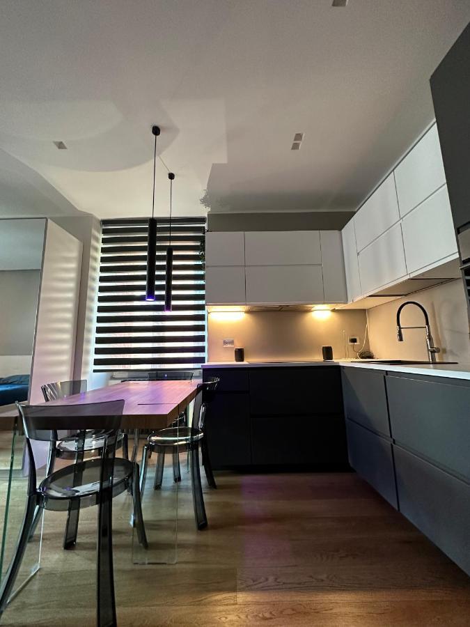 Lr Deluxe Apartments - Fondazione Prada - Metro M3 Милано Екстериор снимка